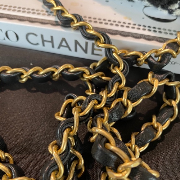 ‼️SOLD‼️Chanel River Tweed Crossbody Houndstooth - Picture 8 of 15